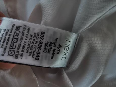 Biela košeľa, next,104