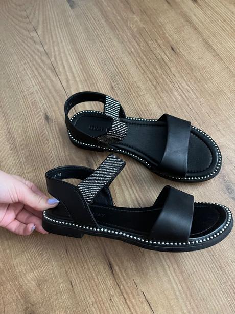 Sandálky, 36