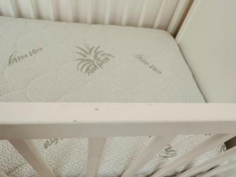 Drevena biela postielka so suflikom, šírka (cm): 60,dĺžka (cm): 120