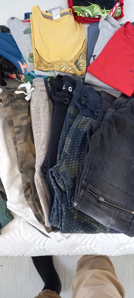 Balik oblečenia pre chlapca 134-140, 122–134