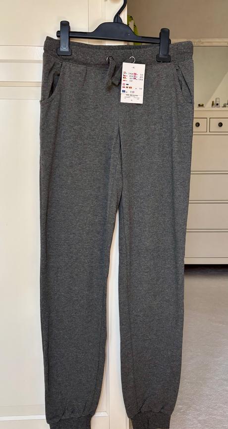 Nové tepláky, colours of the world,s