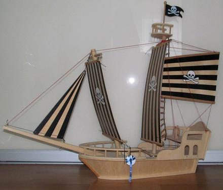 Velka drevena piratska lod,