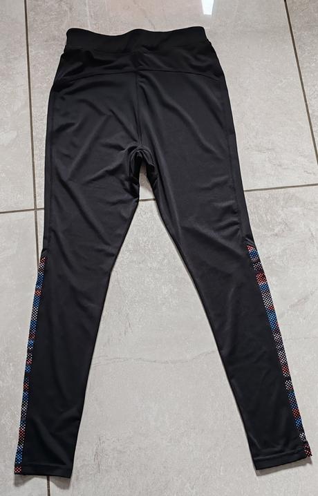 Športove leginy, 158