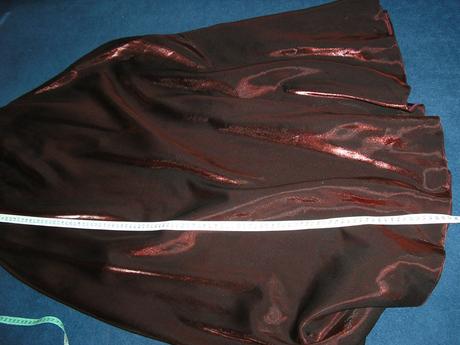 1290. spoloč. šaty, m