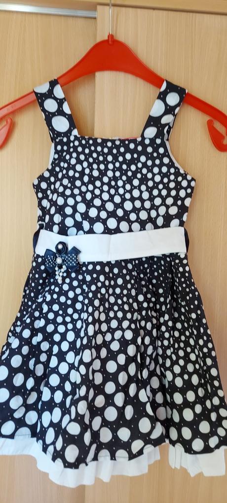 Slavnostne saticky, 104