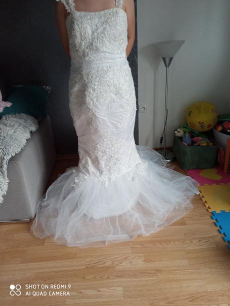 Staré svadobné šaty ., 