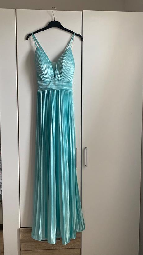 Spoločenské dlhé šaty, 38