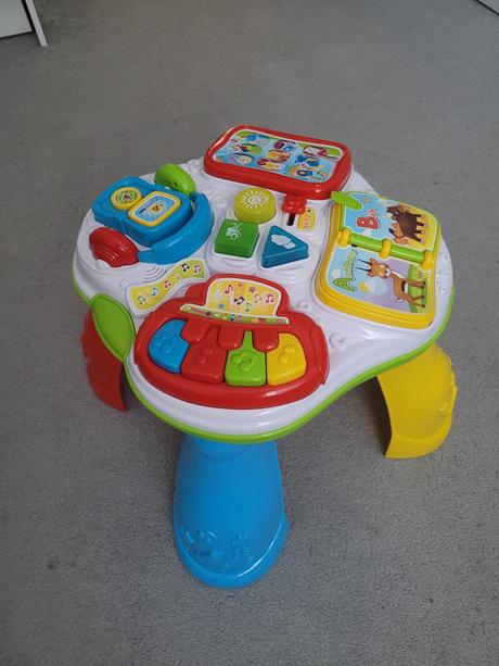 Clementoni interaktívny vzdelávací stôl v slovensk,