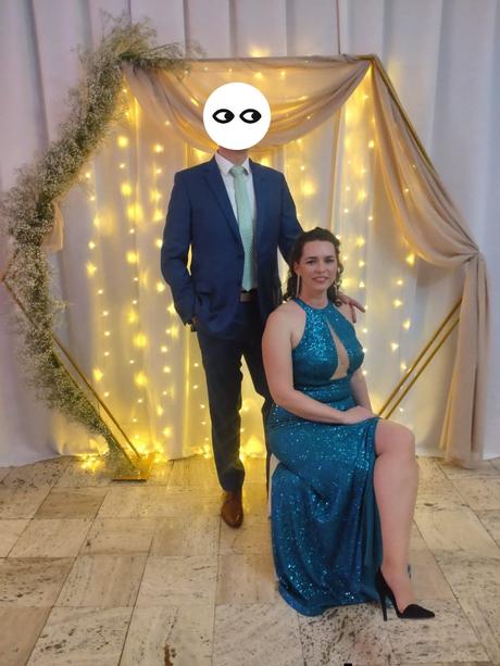 Spoločenské šaty, l