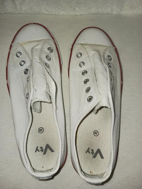 Tramky k nákupu darujem, deichmann,38