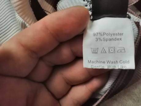 Zaujímavé šaty vs, pružné, s