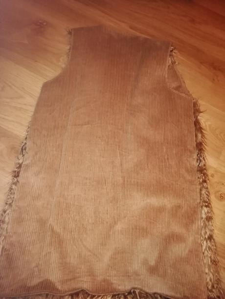 Huňatá vestička, xs