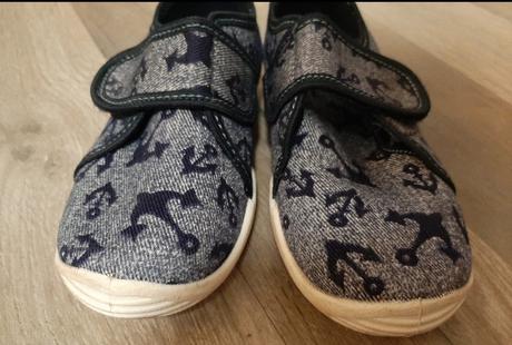 Prezuvky/tenisky/papucky do skolky zn. bata v. 28, baťa,28