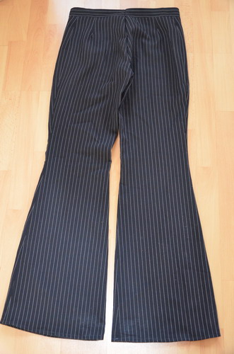 Nohavice s jemnym bielym pruzkom, m