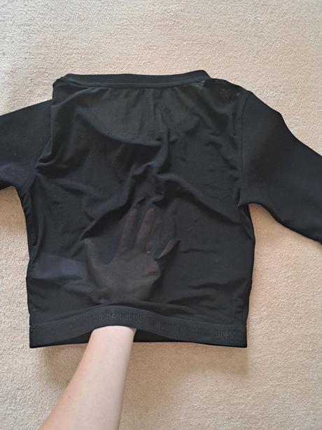 Guess top, guess,s