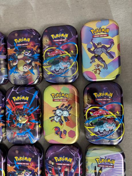 Pokémon karty+krabička, 