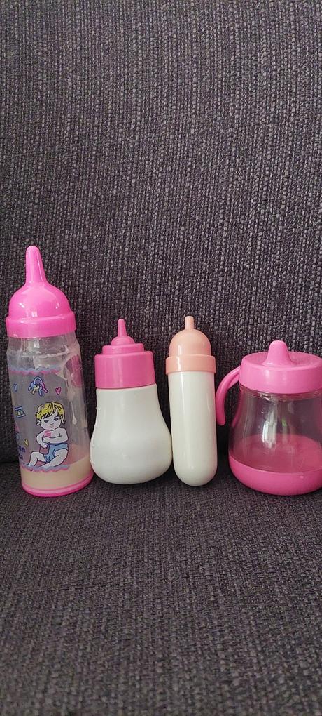 Flašky na pitie pre bábiky, 