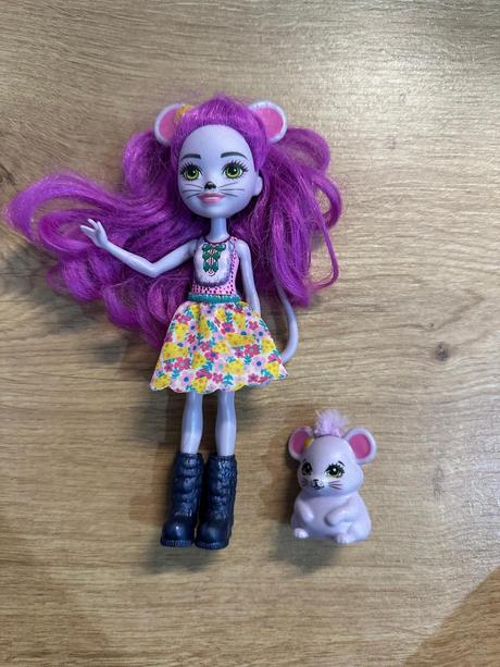 Bábiky enchantimals, 