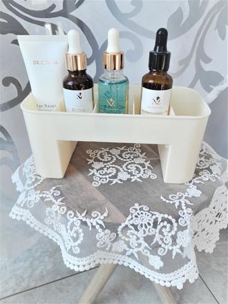 Organizér na kozmetiku,