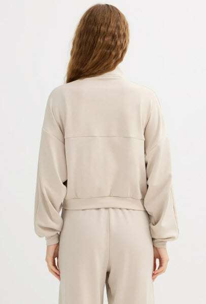 Krásny štýlový komplet značky oysho, pc 110 eur, m