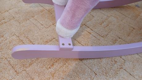 Hojdací jednorožec so zvukovými efektami, 