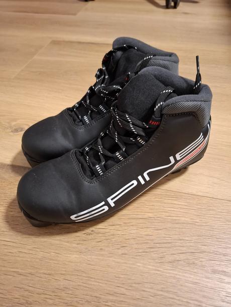 Predám dámske bežky a topánkami, 