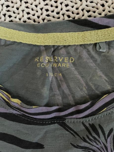 Krásne letné tričko s pekným motívom, reserved,170