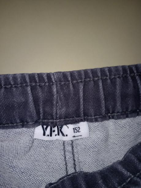 Ponúkam chlapčenské kraťase, kik,152