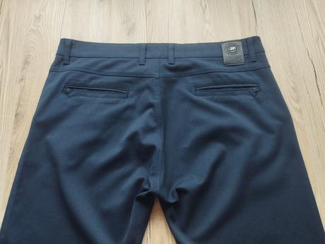 Spoločenské nohavice, l