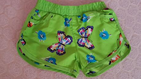 Dievčenské kraťasky veľkosť uvádzaná 140/146, 140