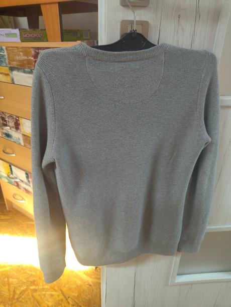 Sveter, reserved,134