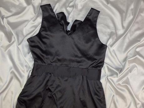 Luxusné čierne  šaty, 36