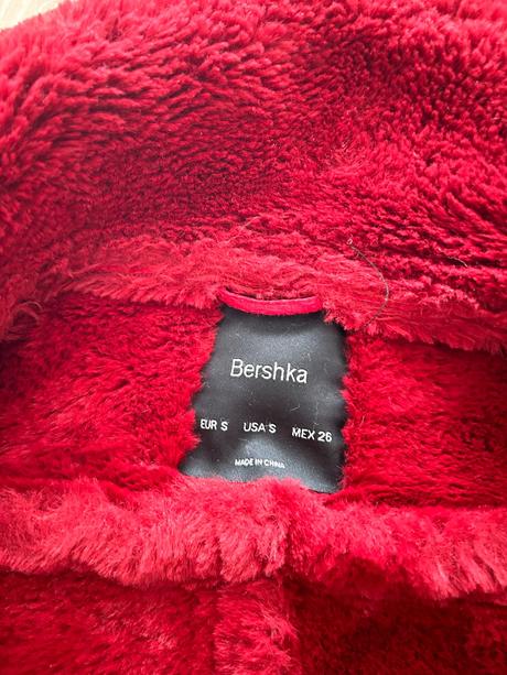 Krásna kožušinková bunda značky bershka, bershka,s