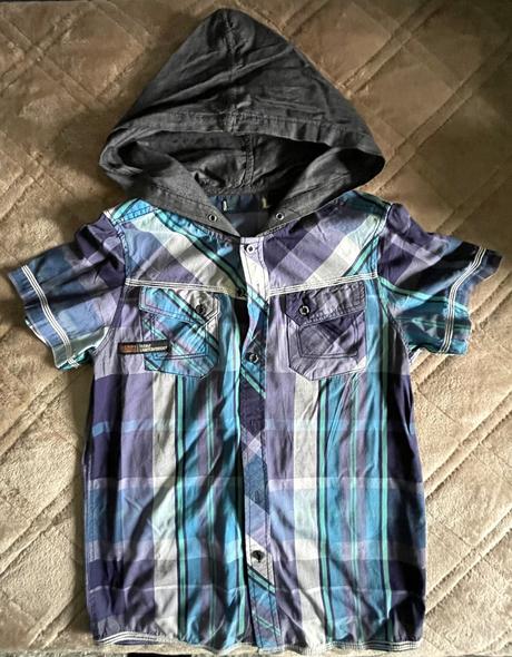 Chlapčenská letná košeľa s kapucňou., 140