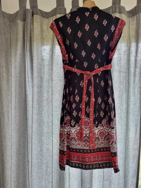 Predám vzorované letné šaty veľ. 36, promod,36