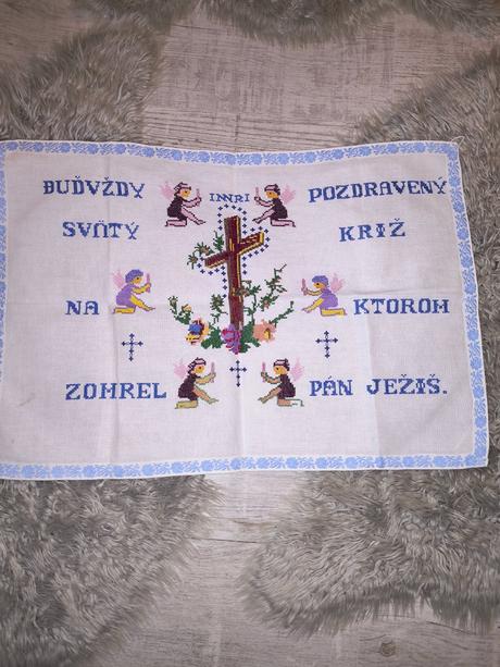 Vyšívané retro prestieranie/nástenka, 