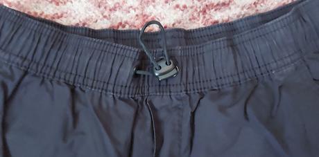 Čierne tenké nohavice kapsáče, h&m,152