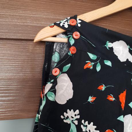 Kvetovaná sukňa, s