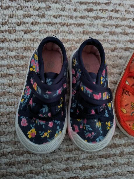 Balík capaciek od 19-21, <17