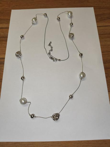 Perlickovo kovovy nahrdelnik, 