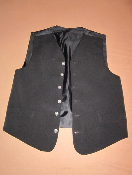 1569. elegantný oblek s dlhším sakom, 48