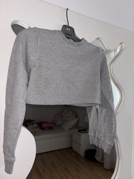 Crop mikina prettylittlething 32, 32
