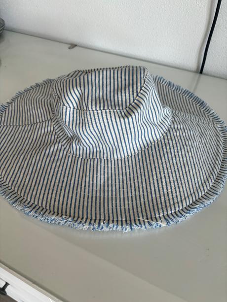 Pásikavý klobúk, reserved,m