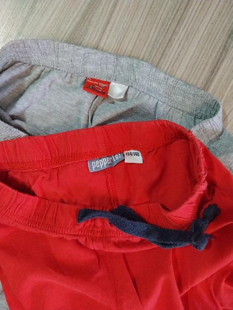 2x pyzamove nohavice, 128