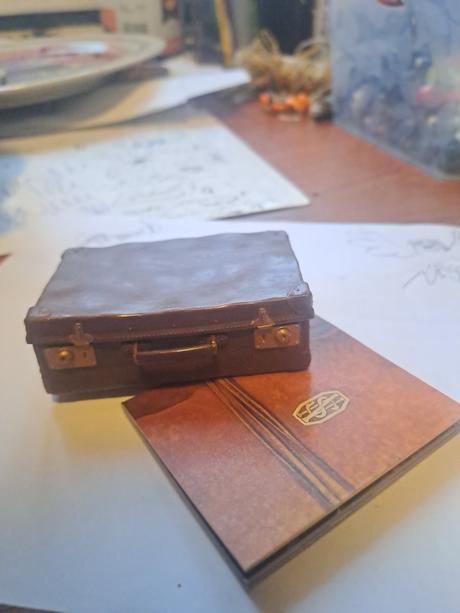 Miniatúrny kufor fantastické zvery,