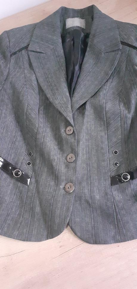 Nohavicový kostým, l