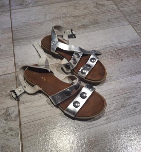Strieborné sandále, 39