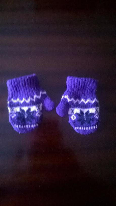 Fialove rukavicky, 80