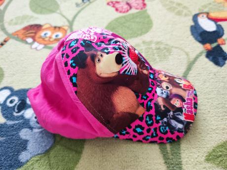 Šiltovka máša a medveď, 104