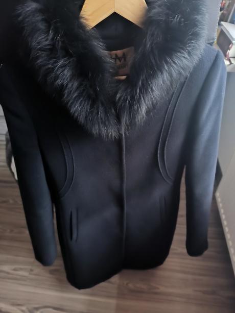 Kabát s kožušinkou, 38